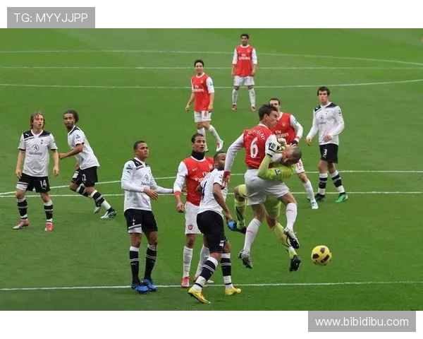 足球爱好者必看，英超官网真人游戏的最新动态与攻略